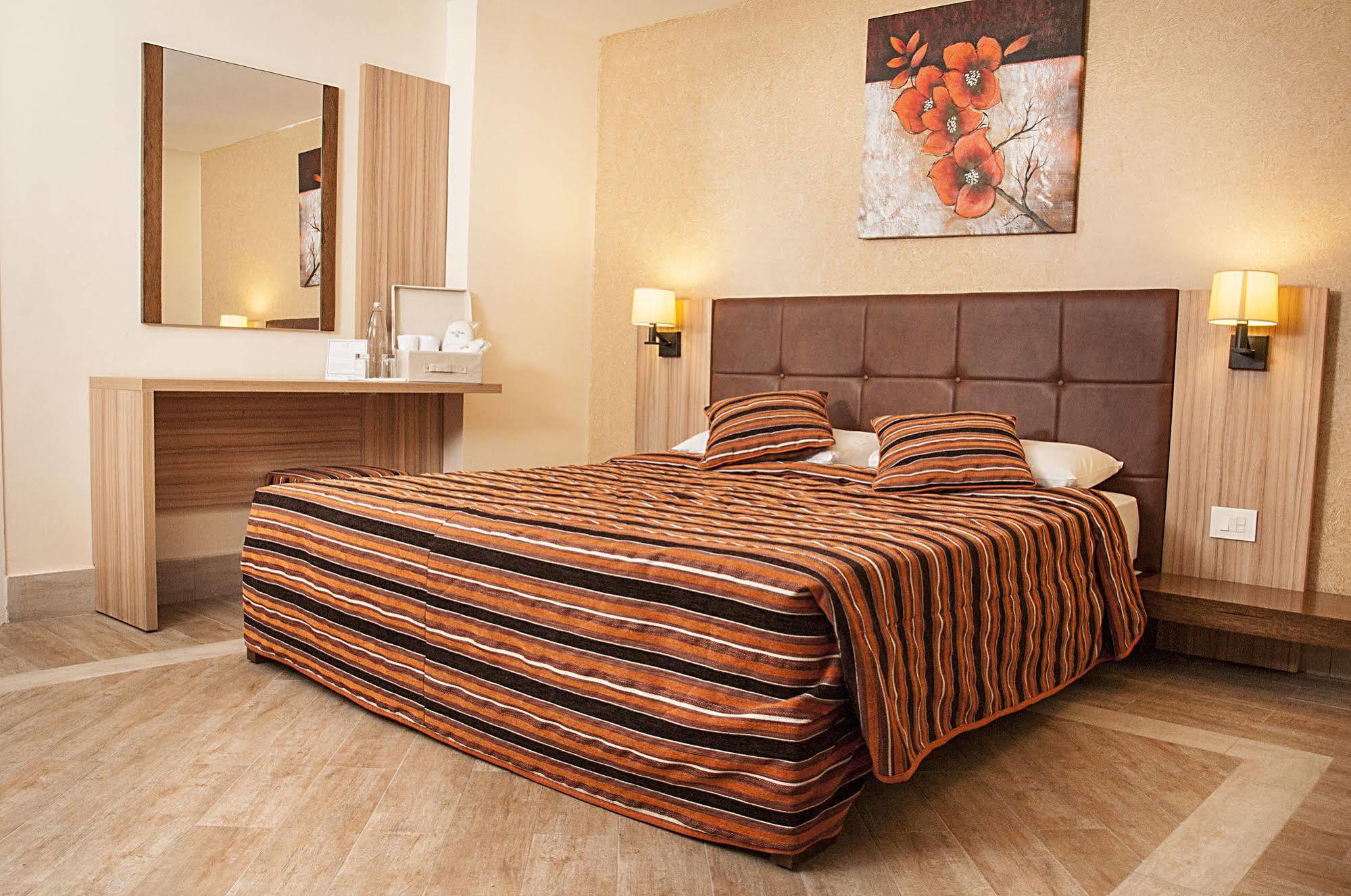 Marble Tower Hotel Бейрут Екстериор снимка