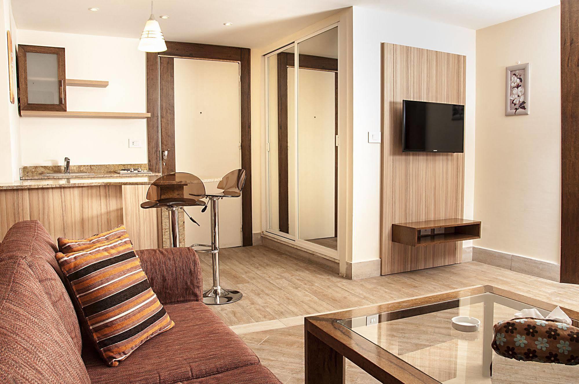 Marble Tower Hotel Бейрут Екстериор снимка